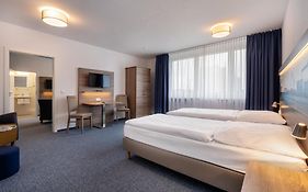 Hotel Gästehaus Lütten Klein  3*